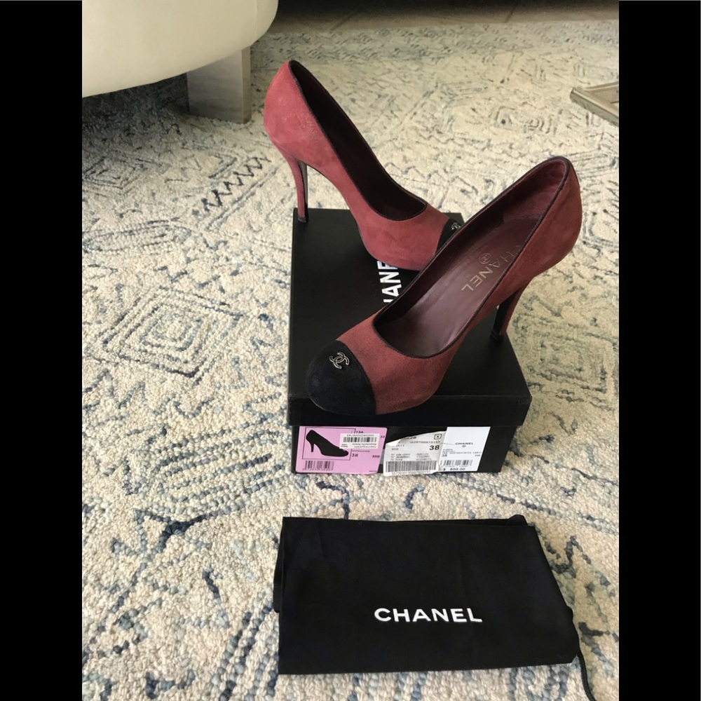 Chanel Suede CC Logo 4” Stiletto Pumps + Box 38